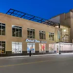 Cambria Hotel Detroit Downtown