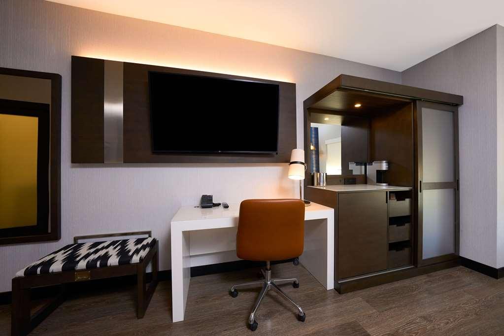 Hotel Cambria Downtown Detroit