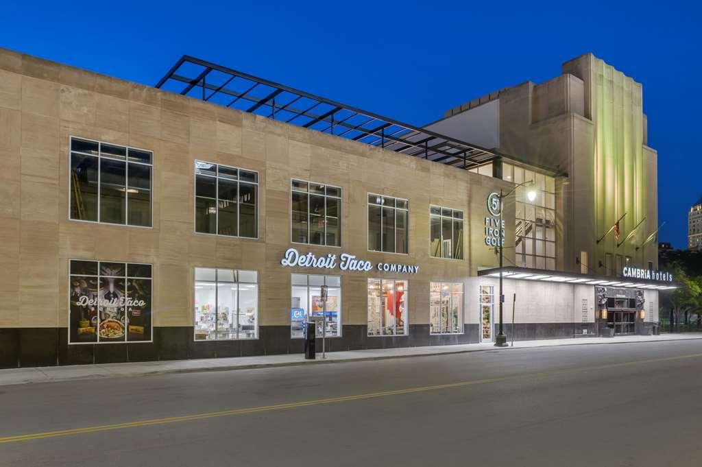 Hotel Cambria Downtown