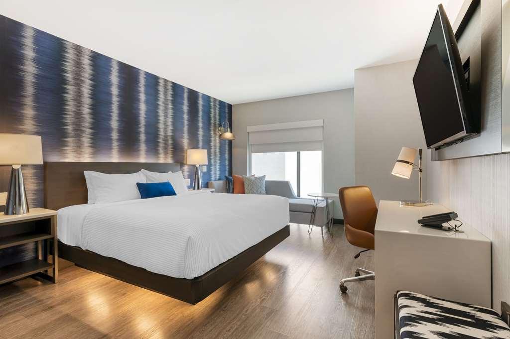Cambria Downtown Hotel *