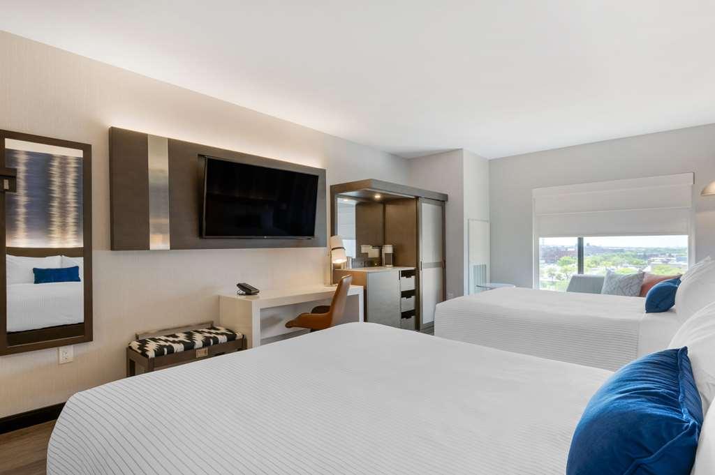 Cambria Downtown Hotel *