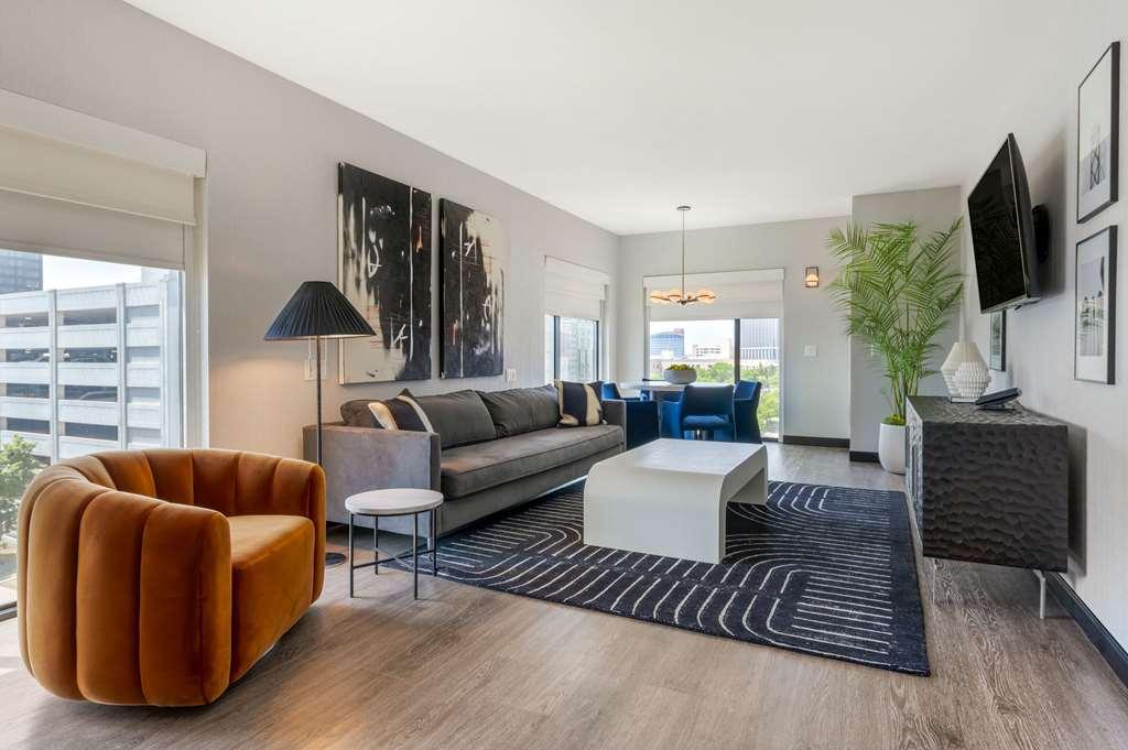 Cambria Downtown Hotel *