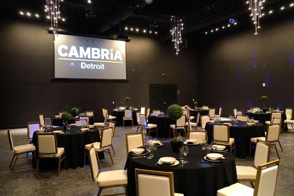 Hotel Cambria Downtown